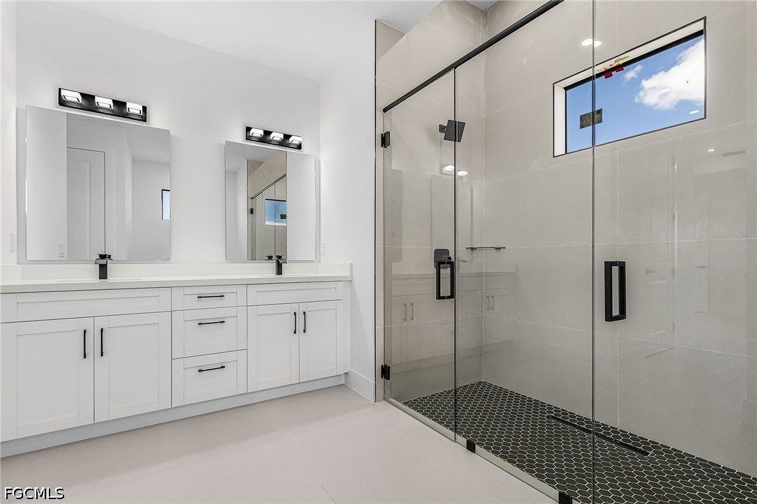 800 Nw 8Th Terrace. Cape Coral, FL 33993