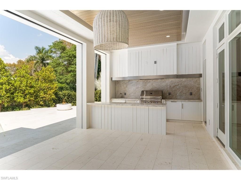 725 Pectin Rd. Naples, FL 34102