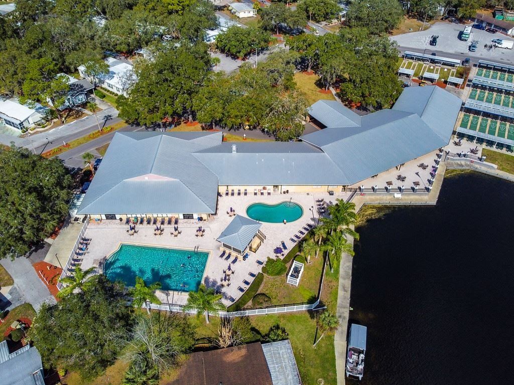 137 East Sterling Way 587. Leesburg, FL 34788