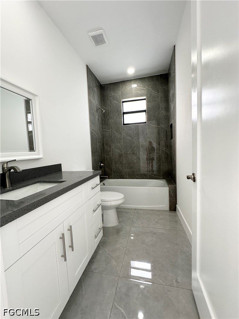 1513 Roosevelt Avenue. Lehigh Acres, FL 33972