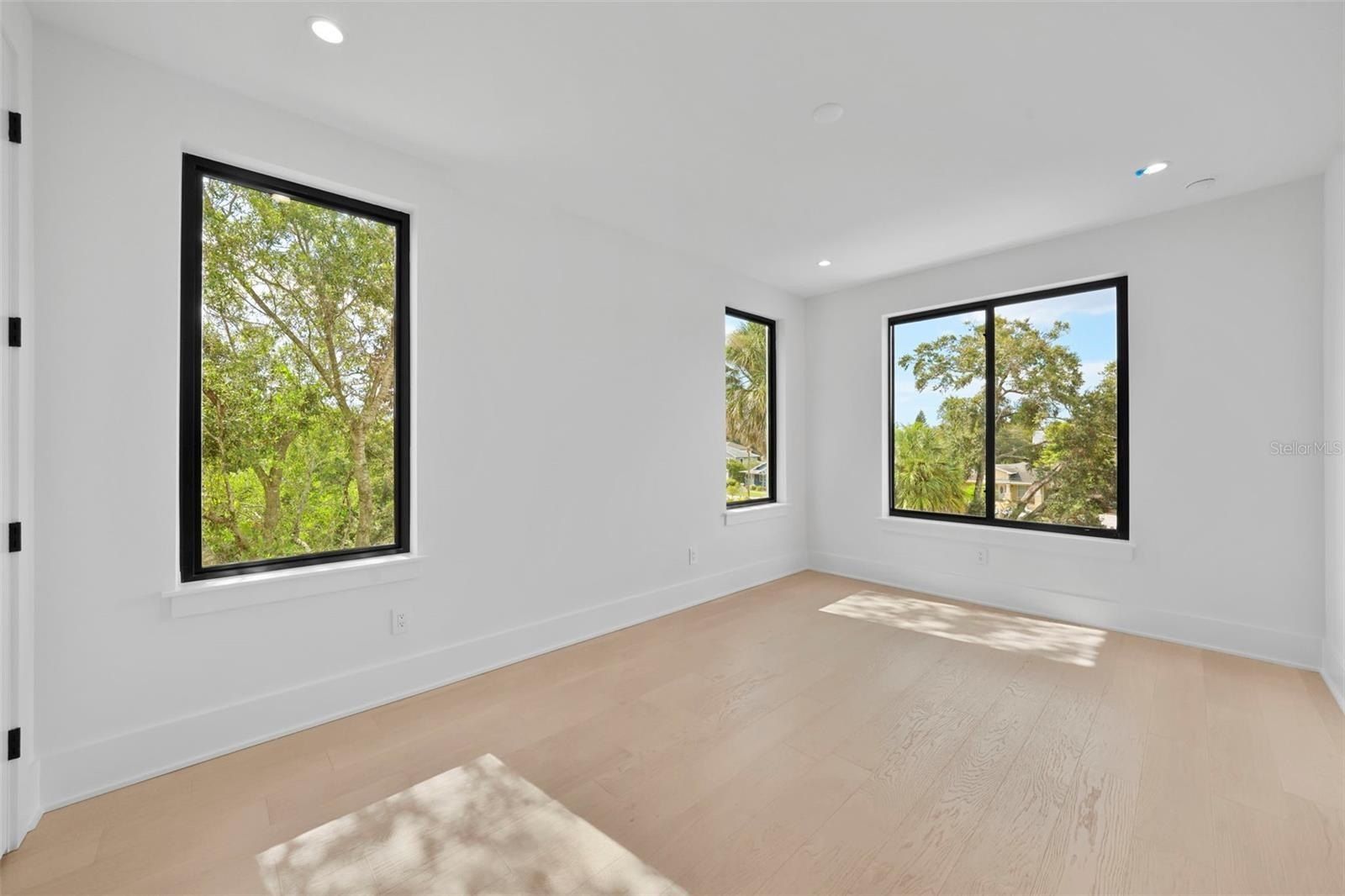 501 W Ross Avenue. Tampa, FL 33602