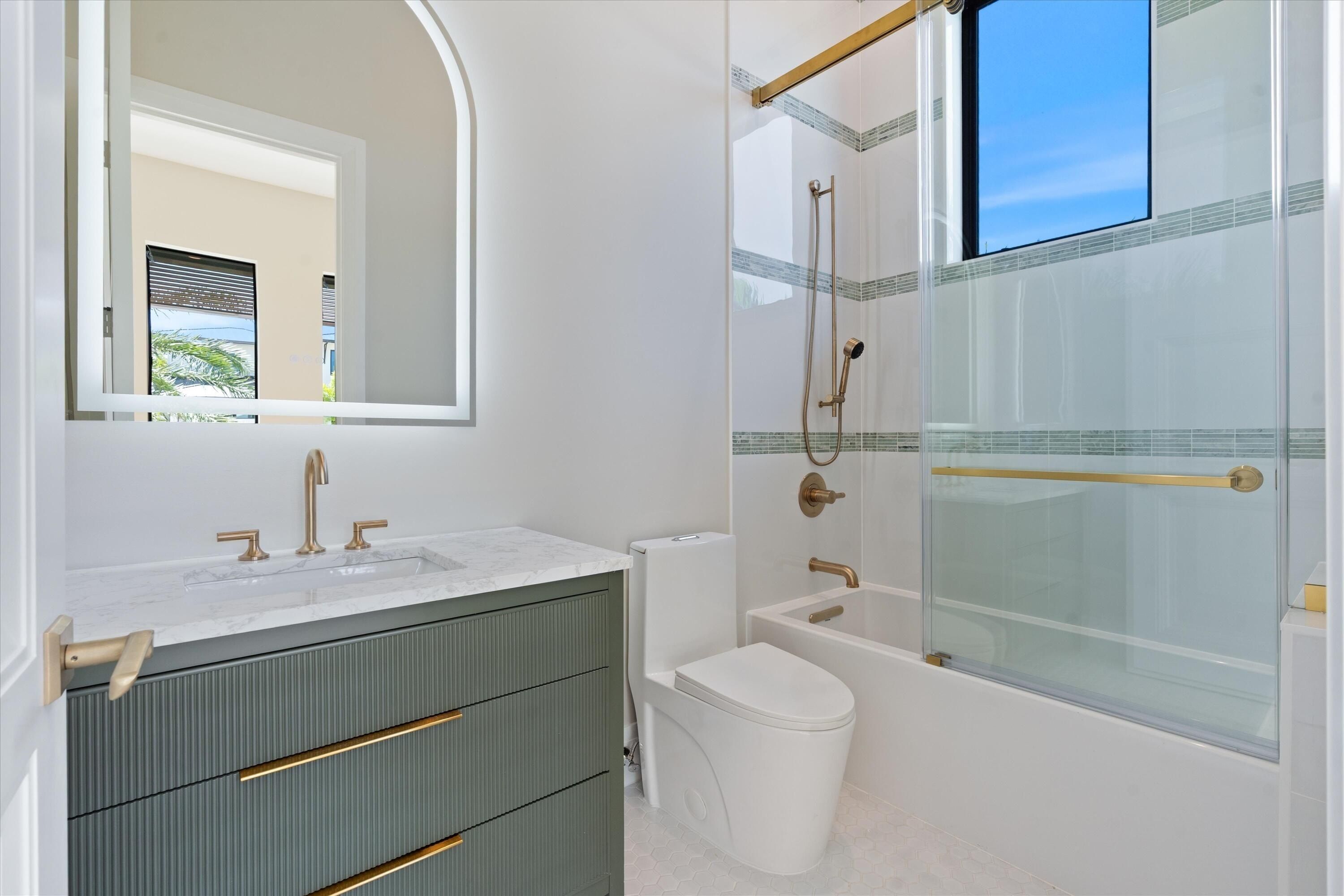 531 Nw 13Th Street. Delray Beach, FL 33444