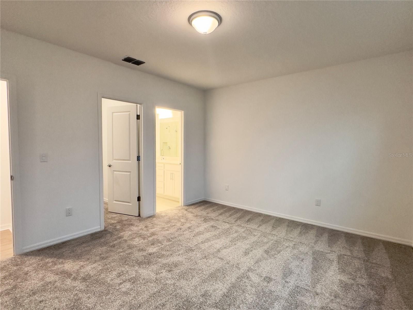 4685 Sunny Citrus Lane. Clermont, FL 34714