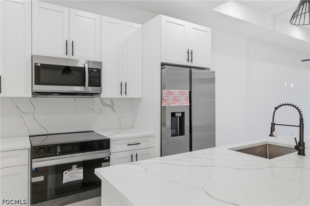 3631 Sw Santa Barbara Place. Cape Coral, FL 33914