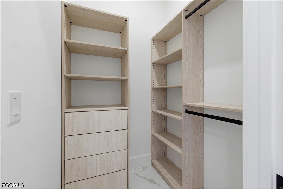 1031 Sw 1St Terrace. Cape Coral, FL 33991