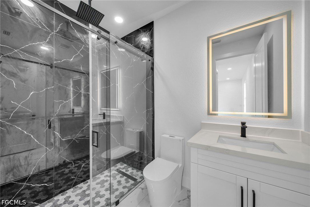 1237 Nw 37Th Avenue. Cape Coral, FL 33993