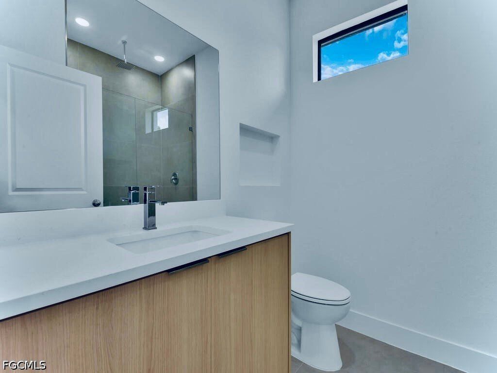 3805 E 8Th Street. Lehigh Acres, FL 33972