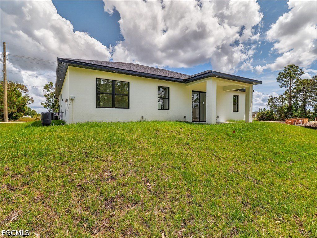 792 Bell Boulevard S. Lehigh Acres, FL 33974