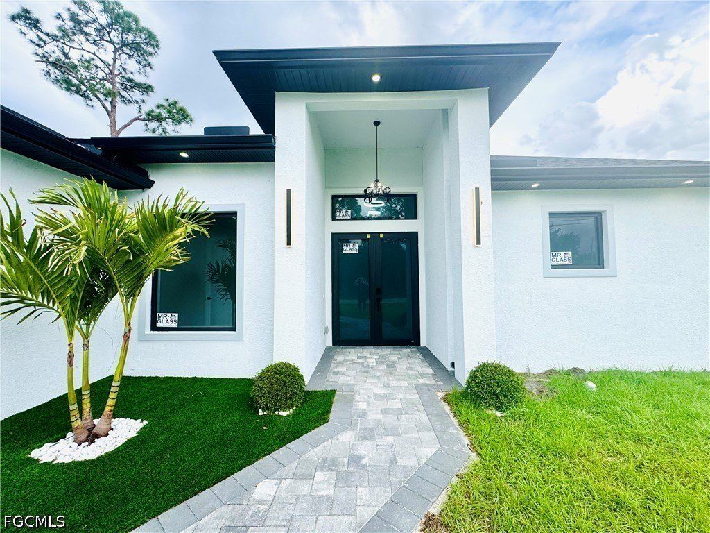 1221 Milwaukee Boulevard. Lehigh Acres, FL 33974