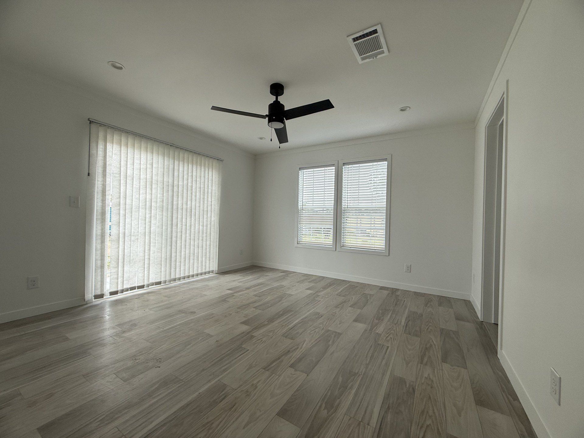 5821 Chelsea Circle. Sarasota, FL 34233