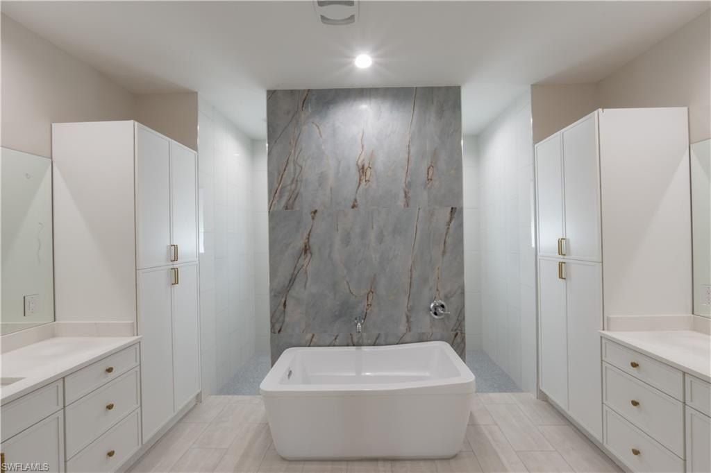 1257 22Nd Ave N. Naples, FL 34103