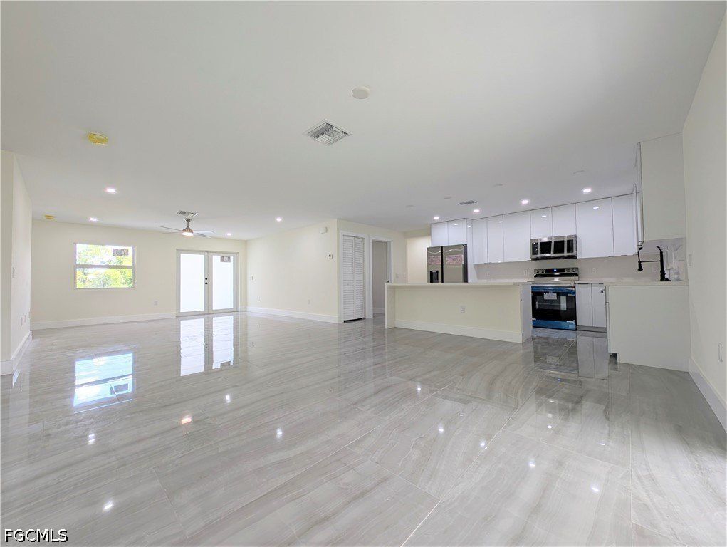 798 Bell Boulevard S. Lehigh Acres, FL 33974