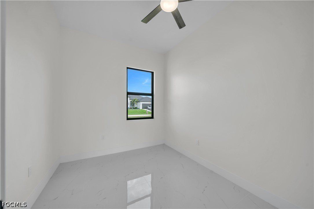 513 Nw 25Th Terrace. Cape Coral, FL 33993