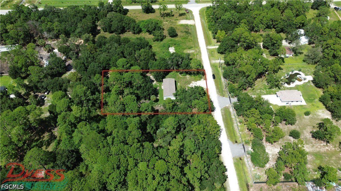 860 N Live Oak Street. Clewiston, FL 33440