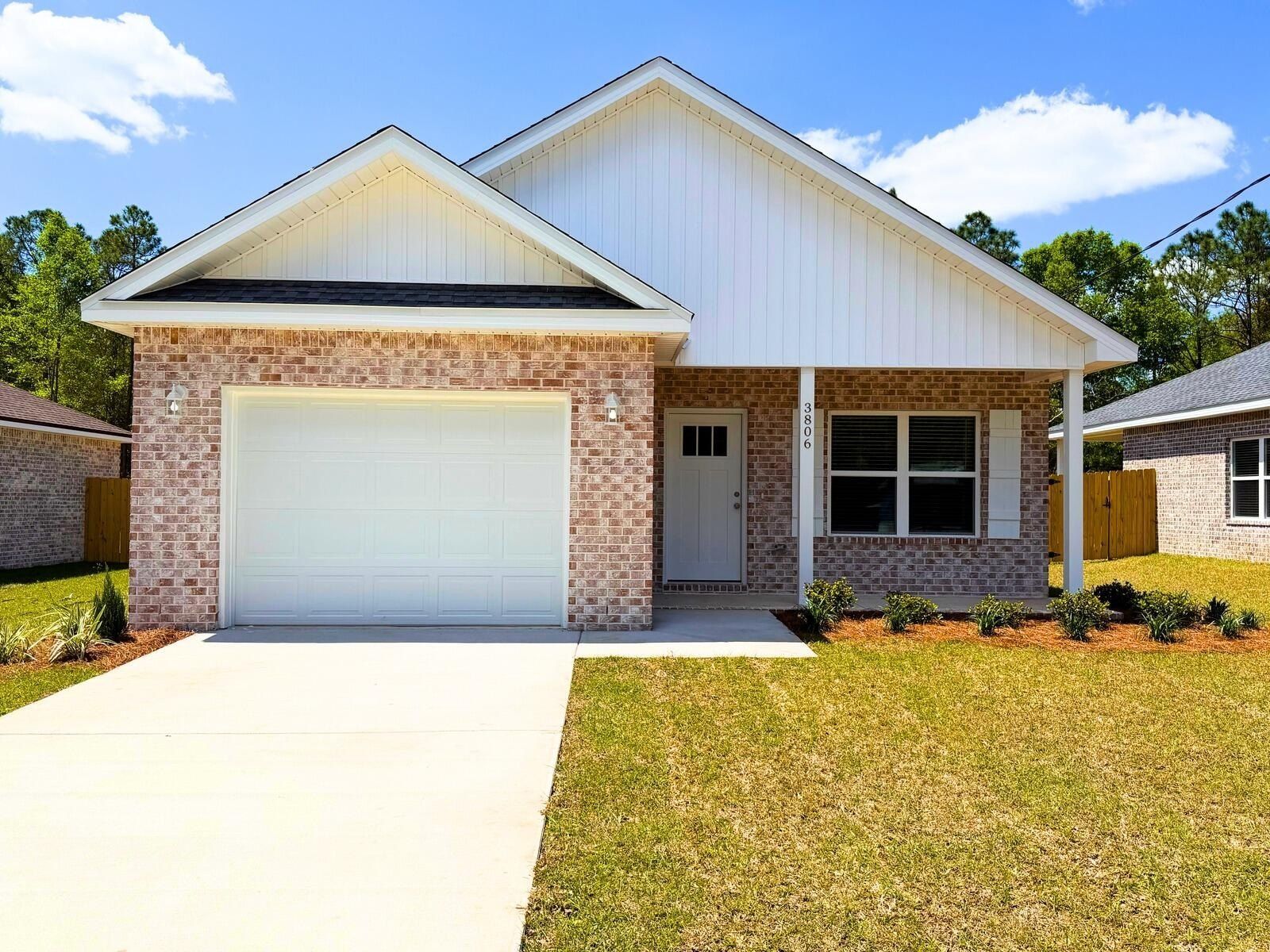 3806 Golden Acres Circle. Crestview, FL 32539