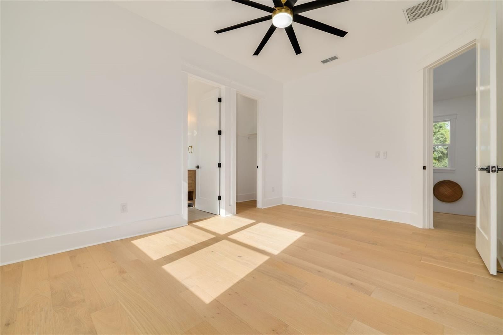 467 34Th Avenue N. St Petersburg, FL 33704