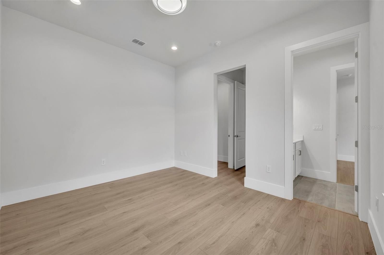 102 Bell Place. Winter Park, FL 32792
