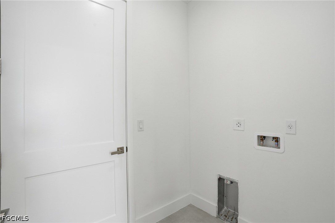 4324 Ne 14Th Avenue. Cape Coral, FL 33909