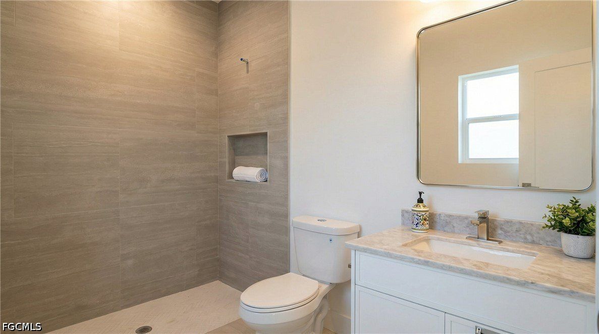 769 95Th Avenue N. Naples, FL 34108