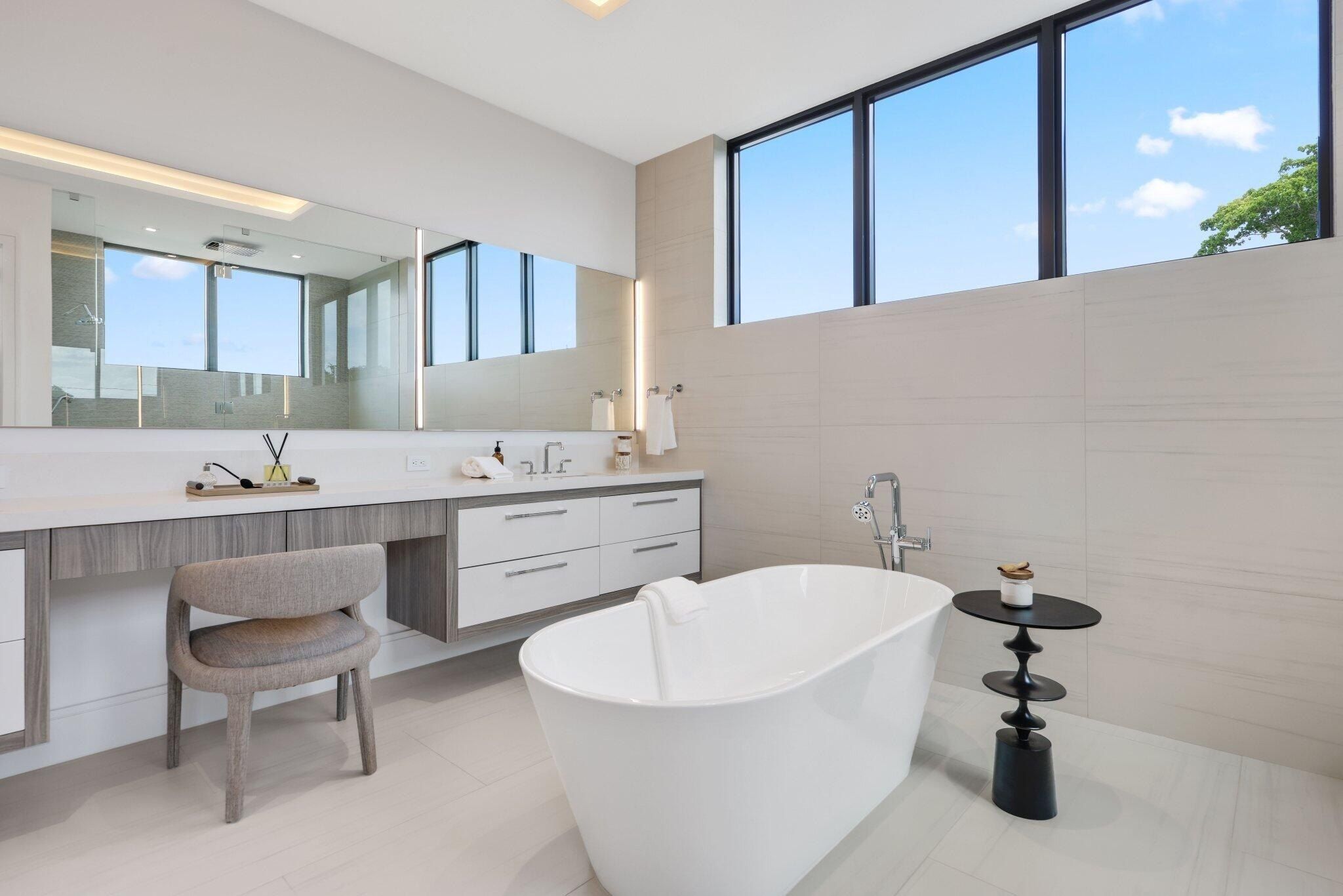 340 Grove Place. Delray Beach, FL 33444