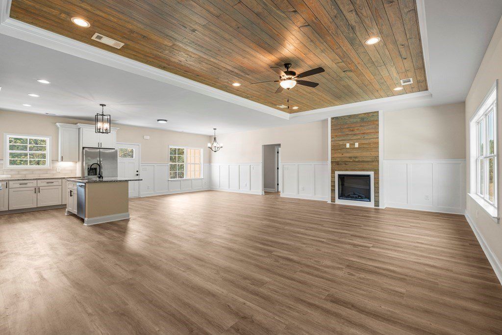 107 Magnolia. Orlando, FL 32805