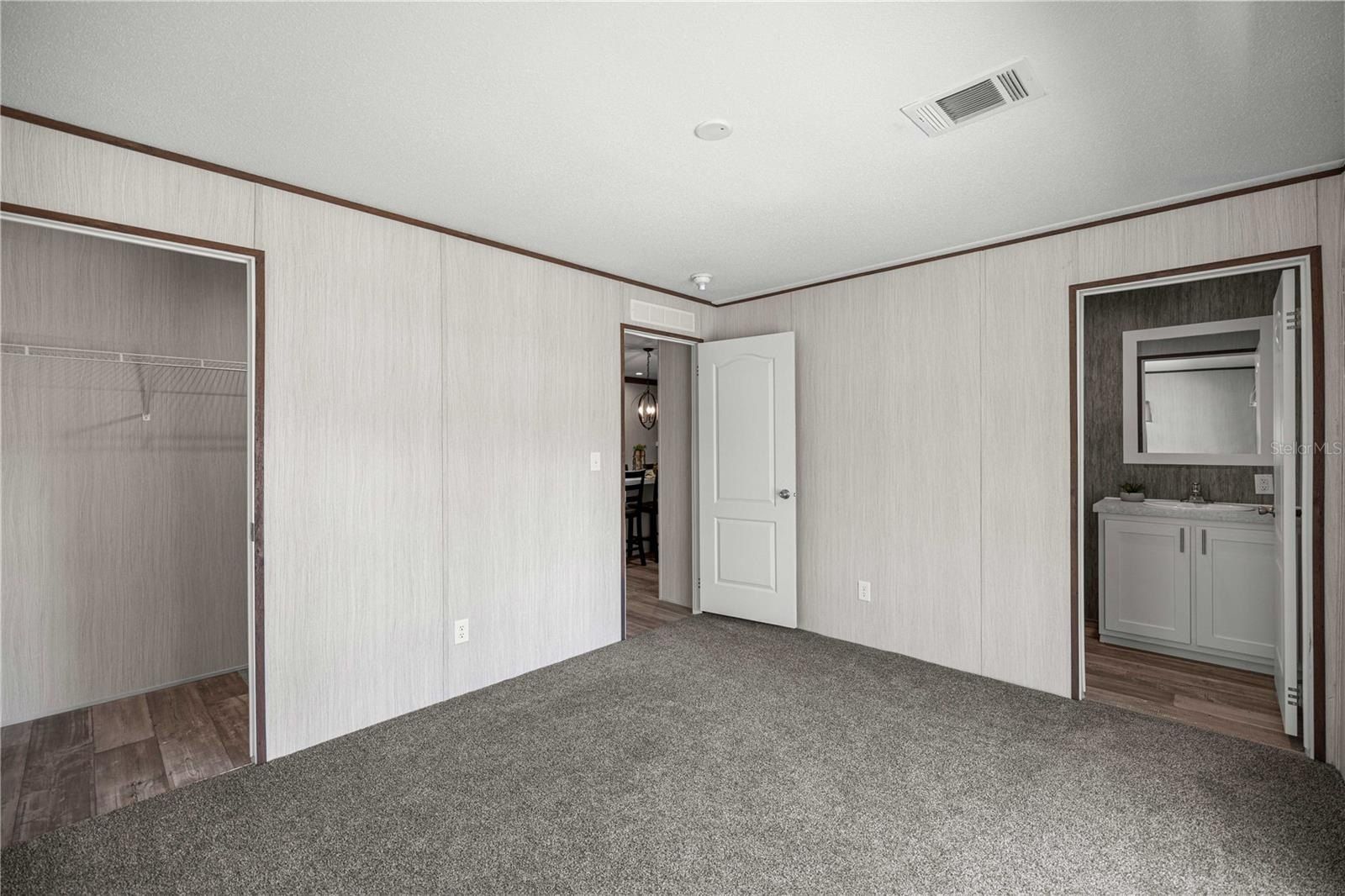 17360 Se 65Th Street. Ocklawaha, FL 32179