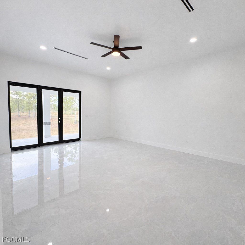 3985 Everglades Boulevard N. Naples, FL 34120