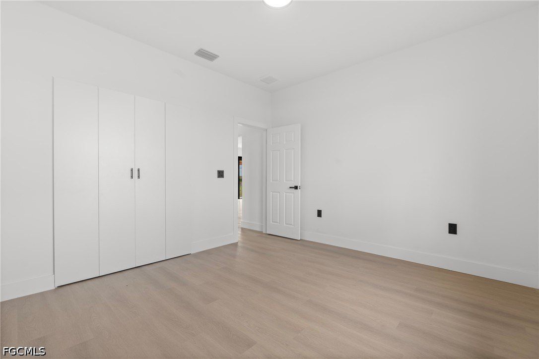 8033 Oakleaf Circle. Labelle, FL 33935