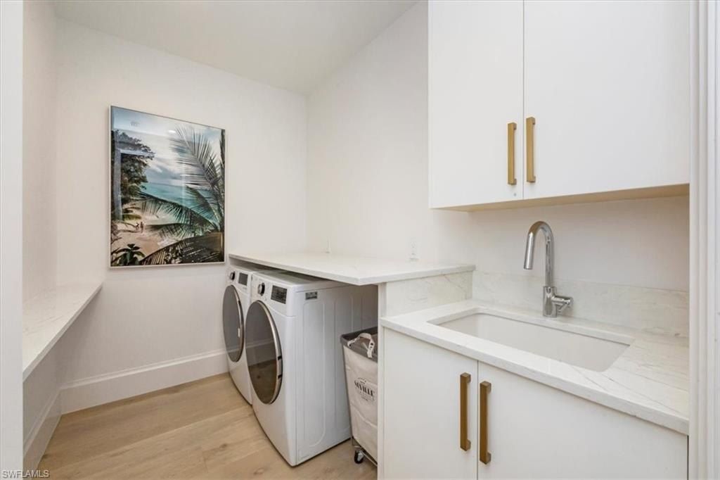 493 8Th Ave S. Naples, FL 34102