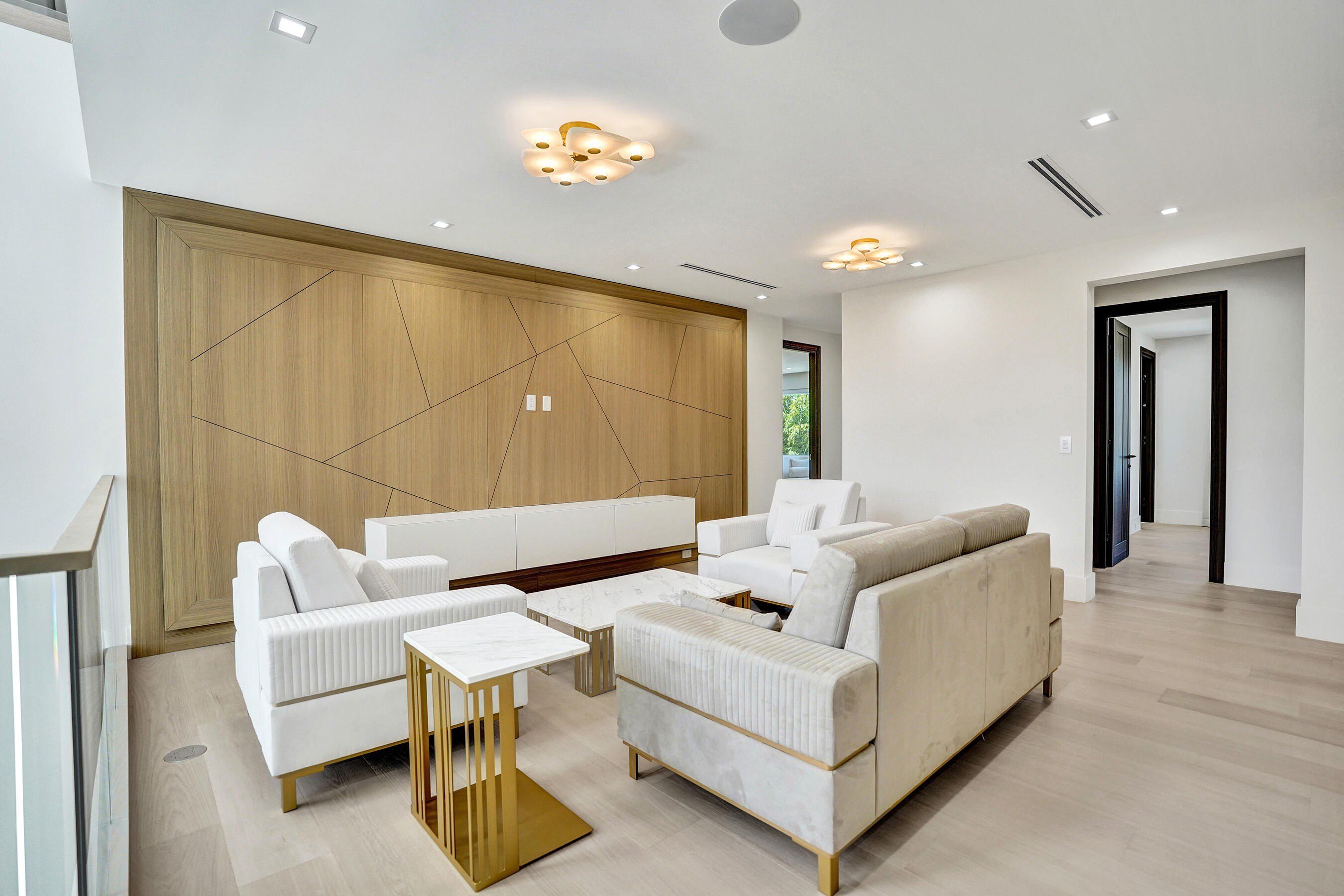 365 Ne 3Rd Street. Boca Raton, FL 33432
