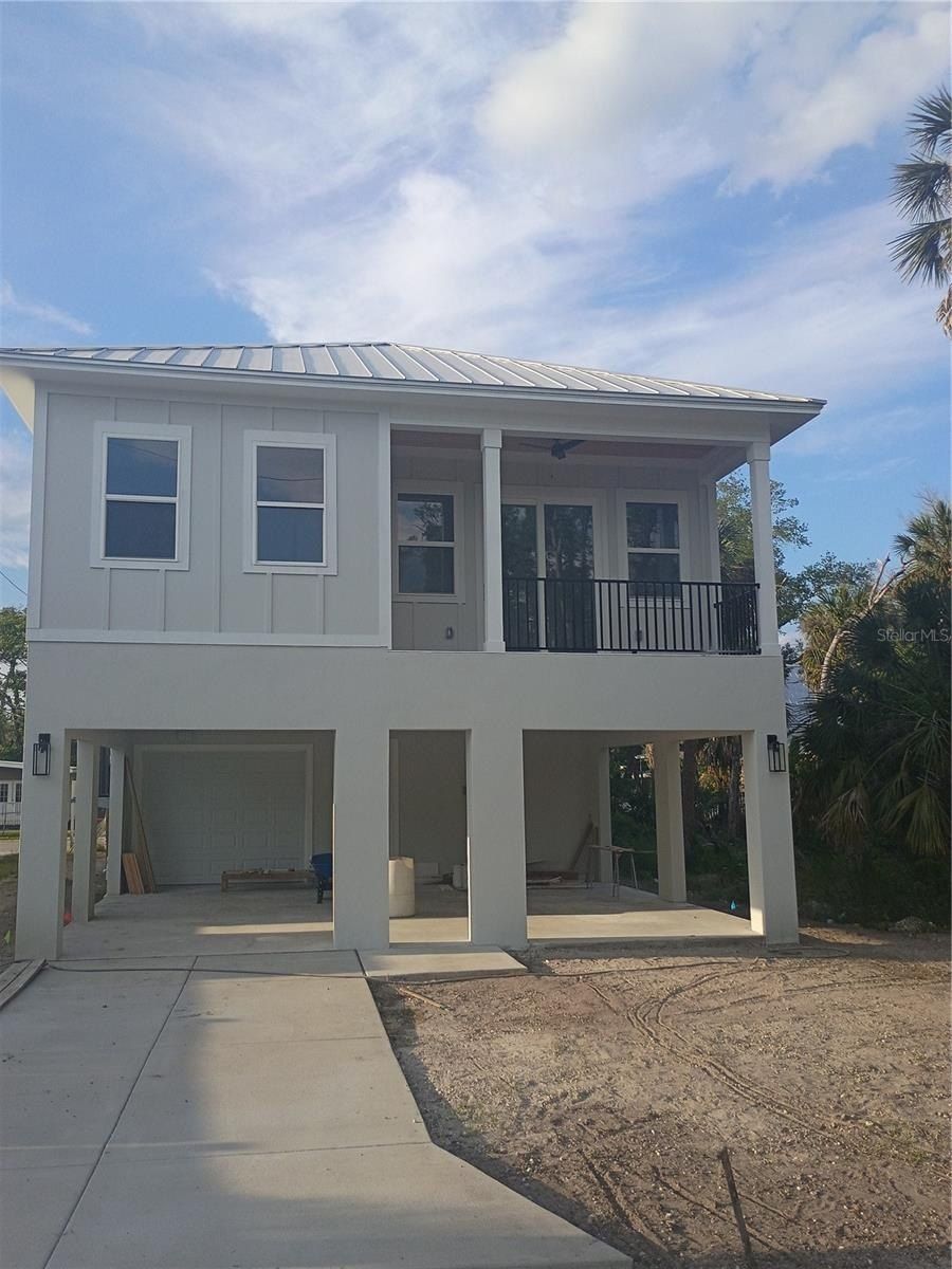 158 E Spruce Street. Tarpon Springs, FL 34689