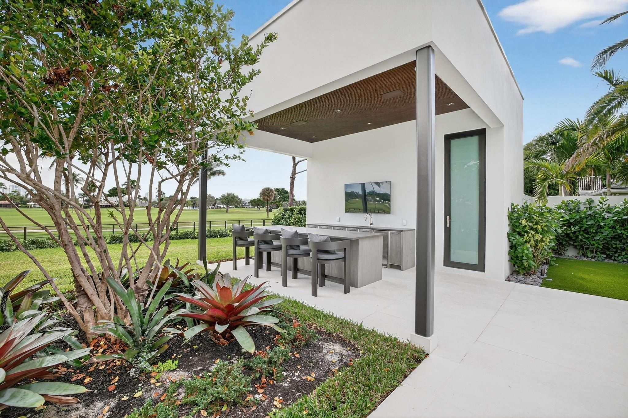 4312 Ne 23 Avenue. Fort Lauderdale, FL 33308