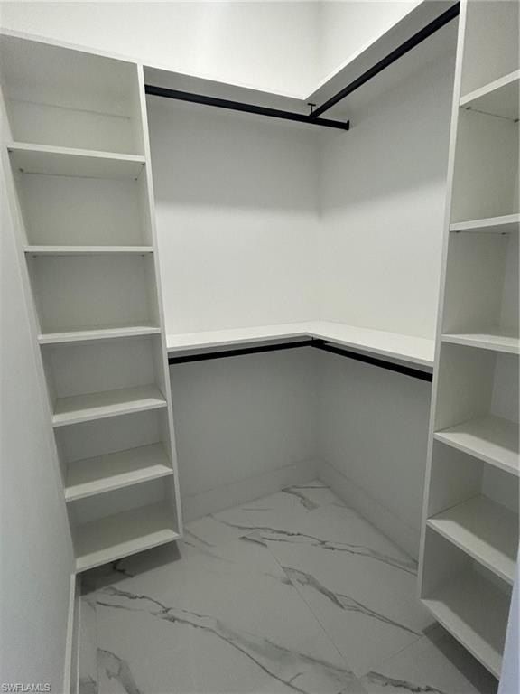 2894 43Rd Ave Ne. Naples, FL 34120