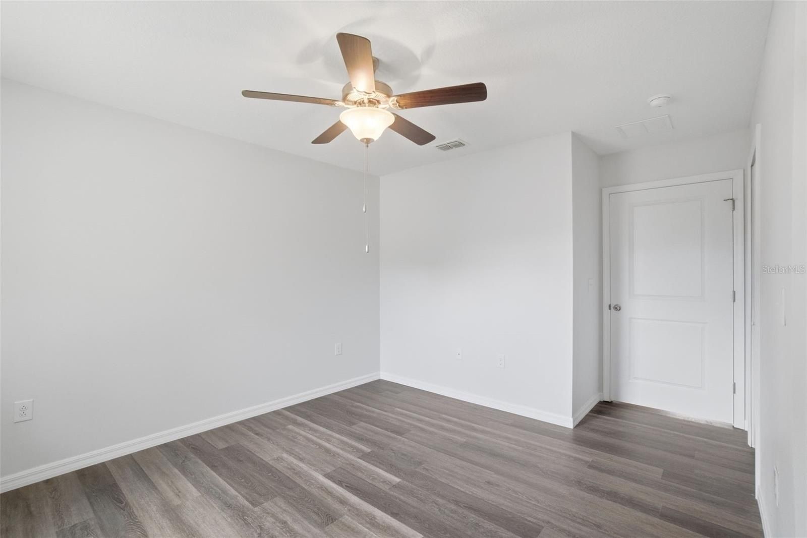 3411 Warren Sapp Drive. Apopka, FL 32712