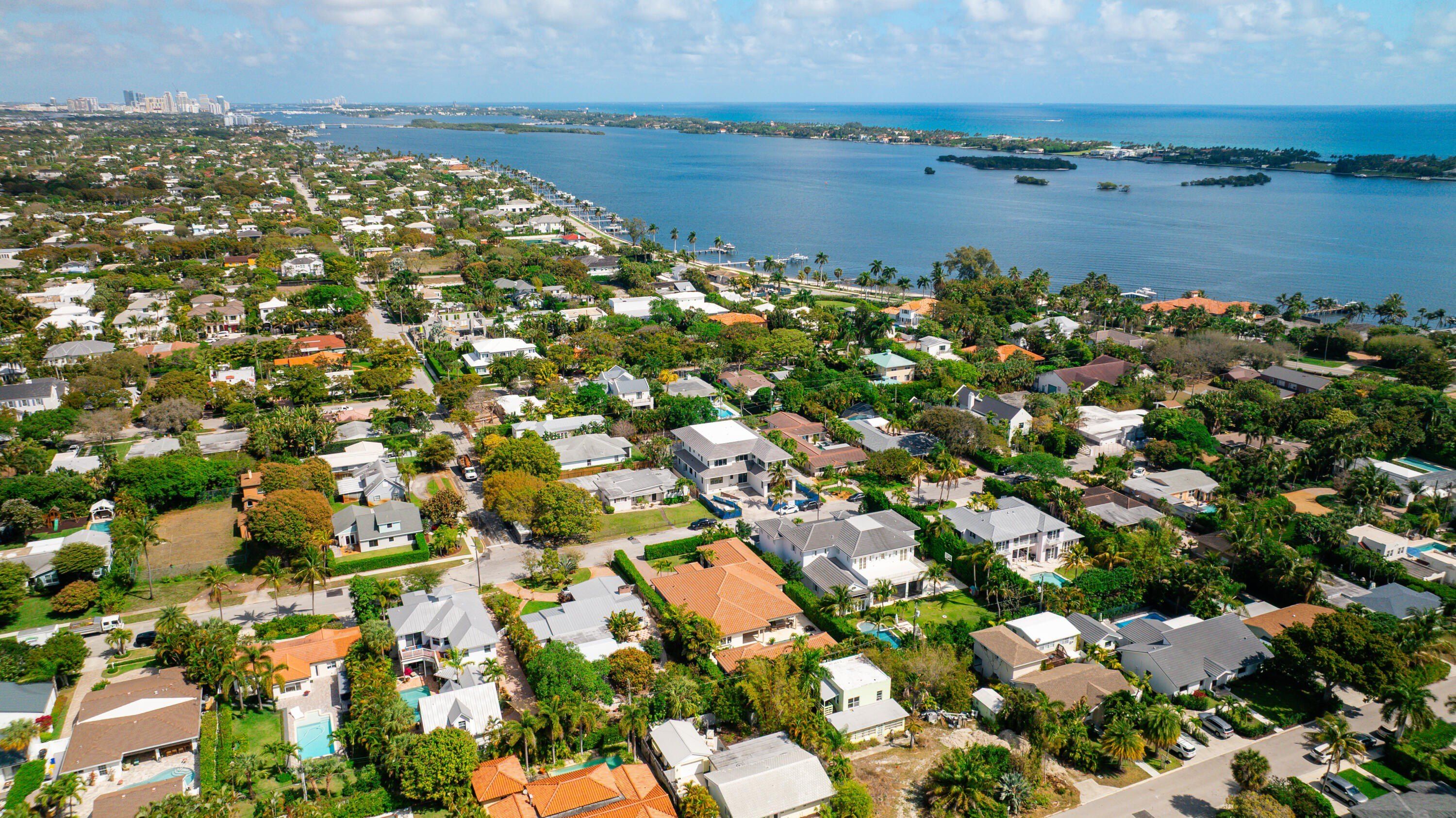145 Alhambra Place. West Palm Beach, FL 33405