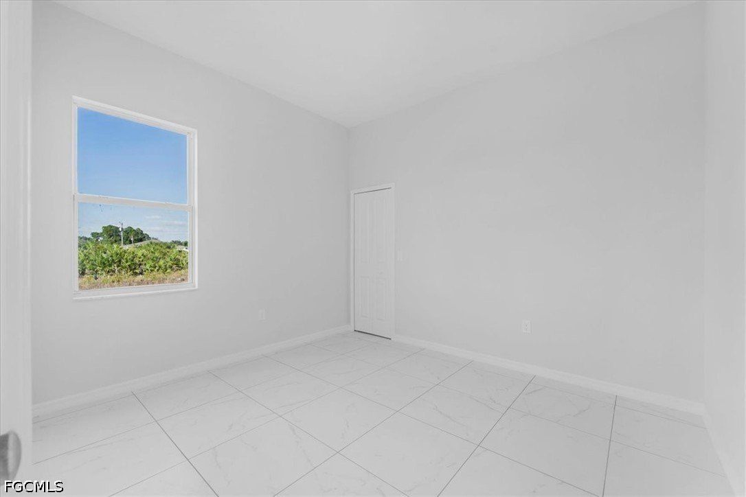 510 Kingsbury Lane. Lehigh Acres, FL 33974