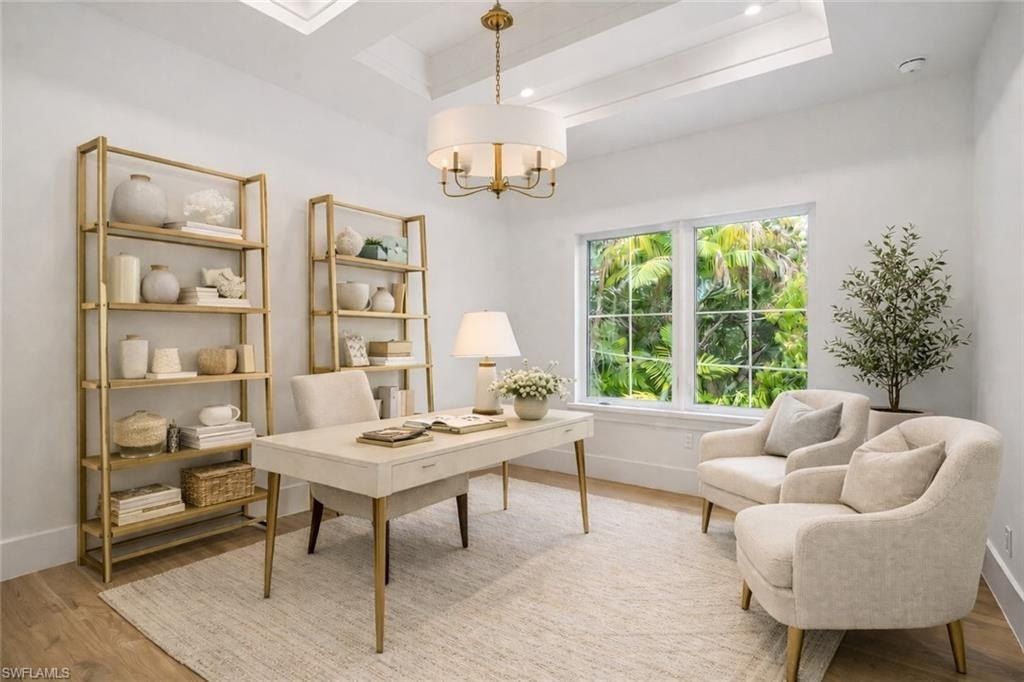 732 12Th St N. Naples, FL 34102