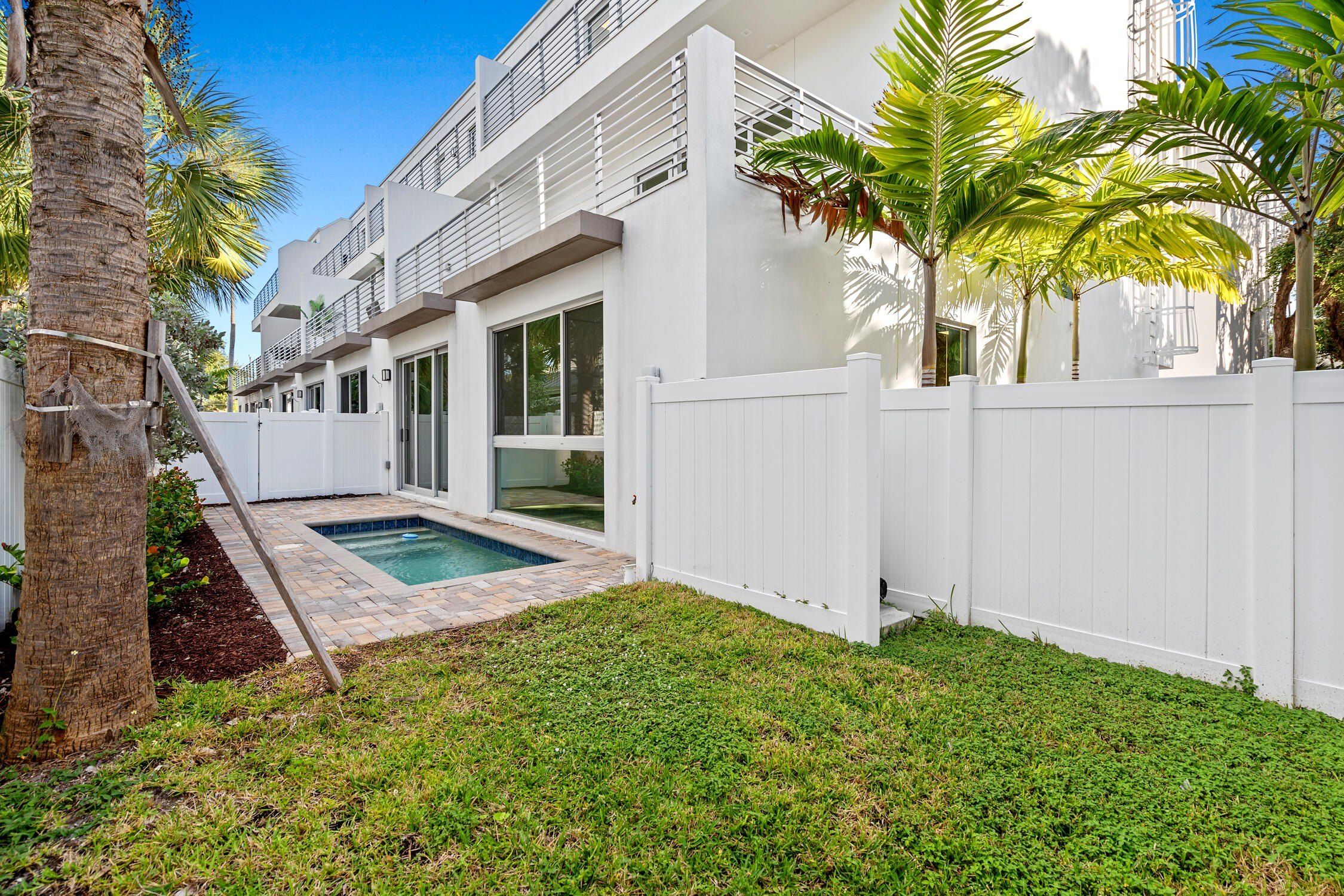 11 Se 11Th Avenue. Fort Lauderdale, FL 33301