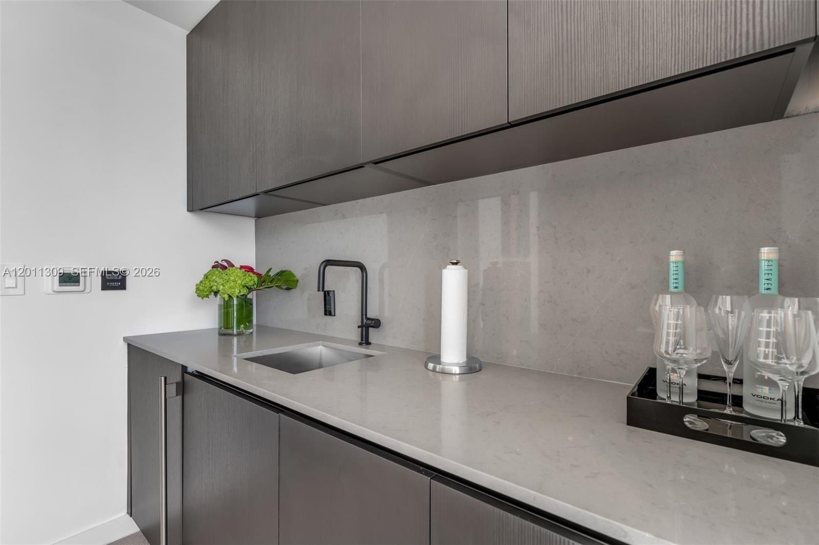 20 Ne 11 St. Miami, FL 33132
