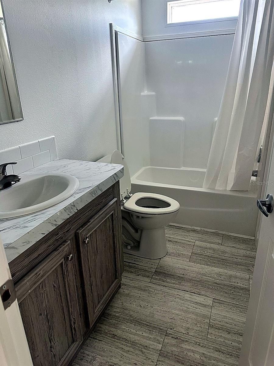 3492 Greenbluff Road. Zellwood, FL 32798