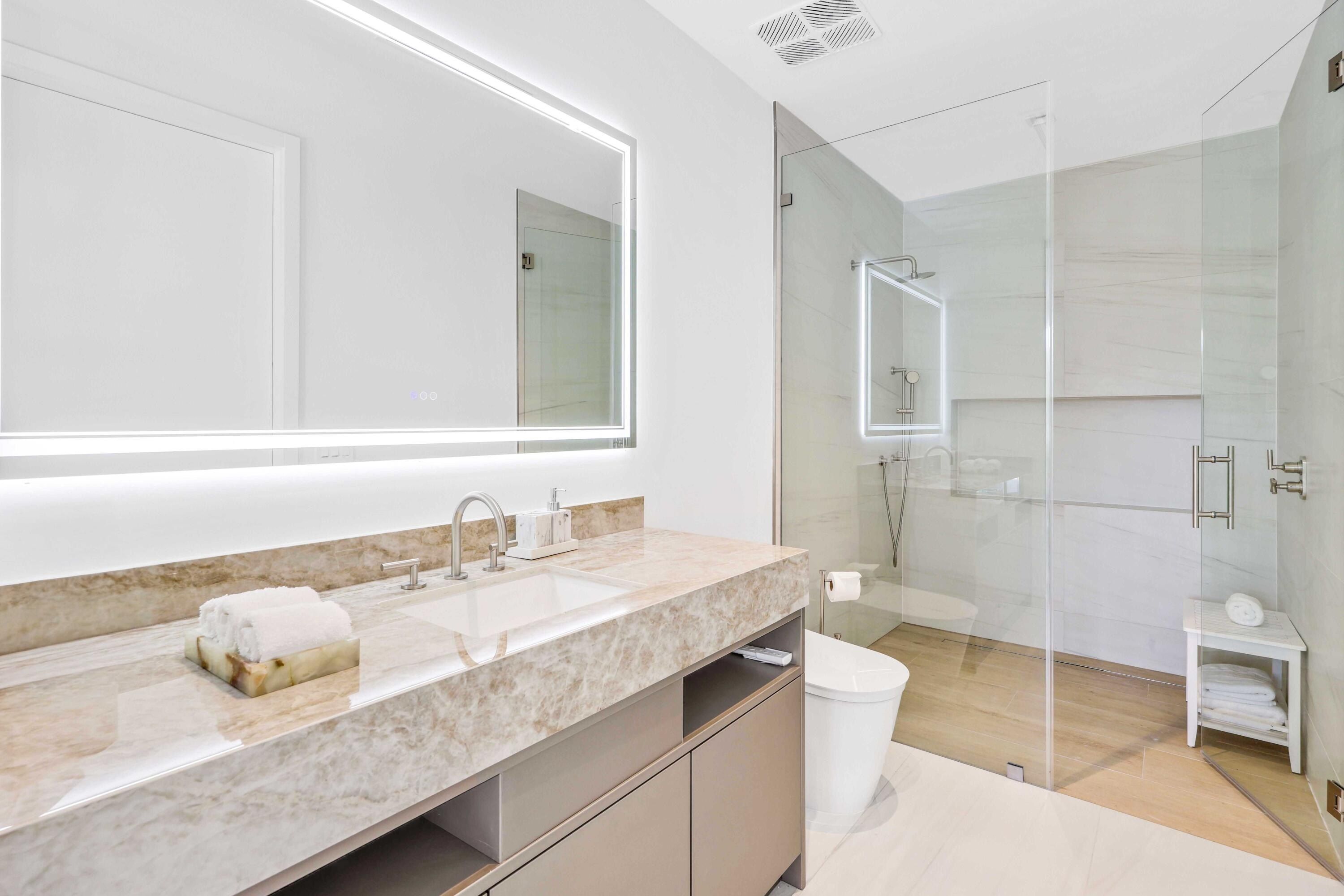 237 Elwa Place. West Palm Beach, FL 33405