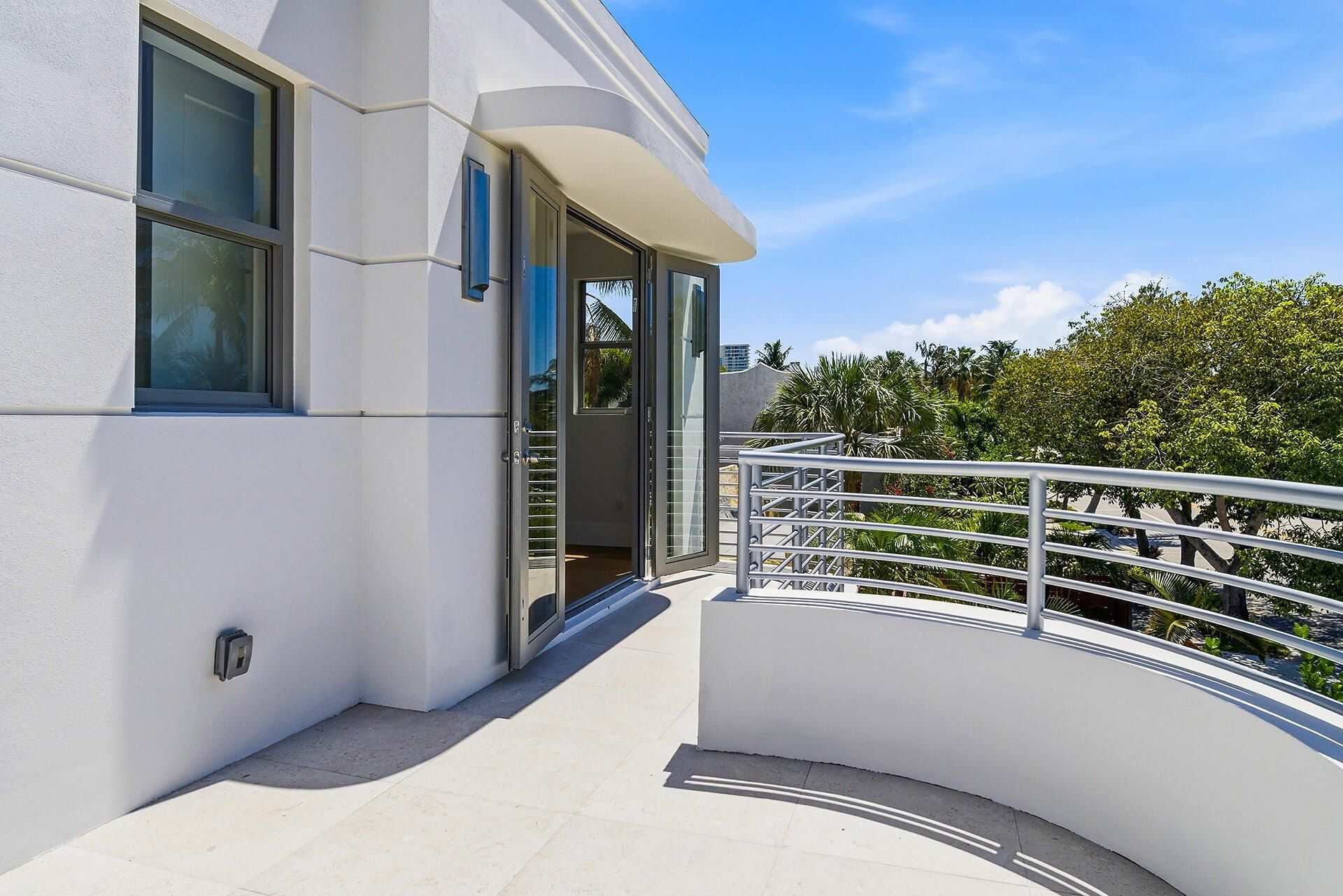 785 Park Place. West Palm Beach, FL 33401