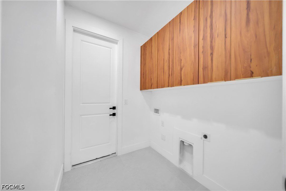 2005 Robert Avenue. Alva, FL 33920