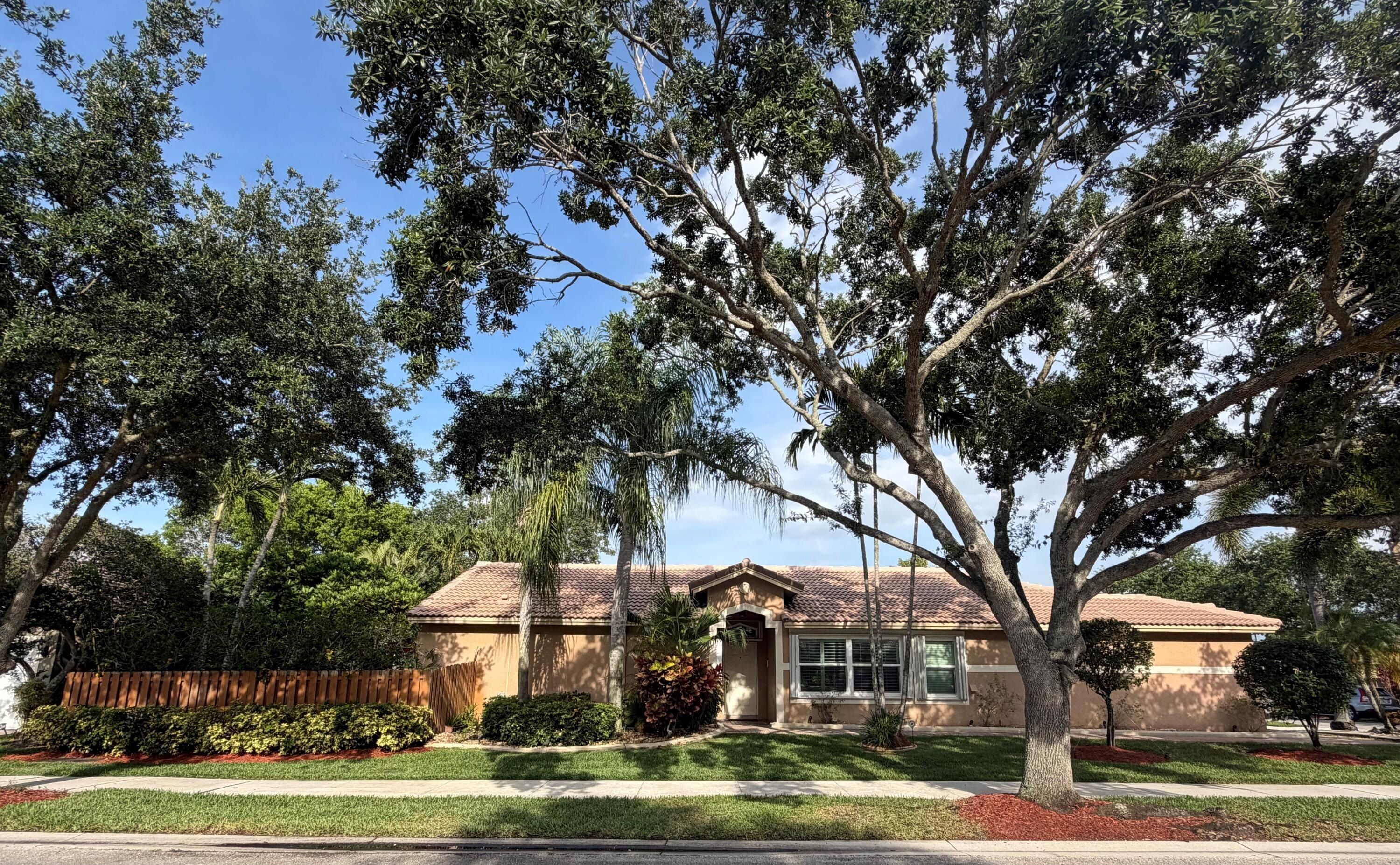 16525 Sapphire Street. Weston, FL 33331