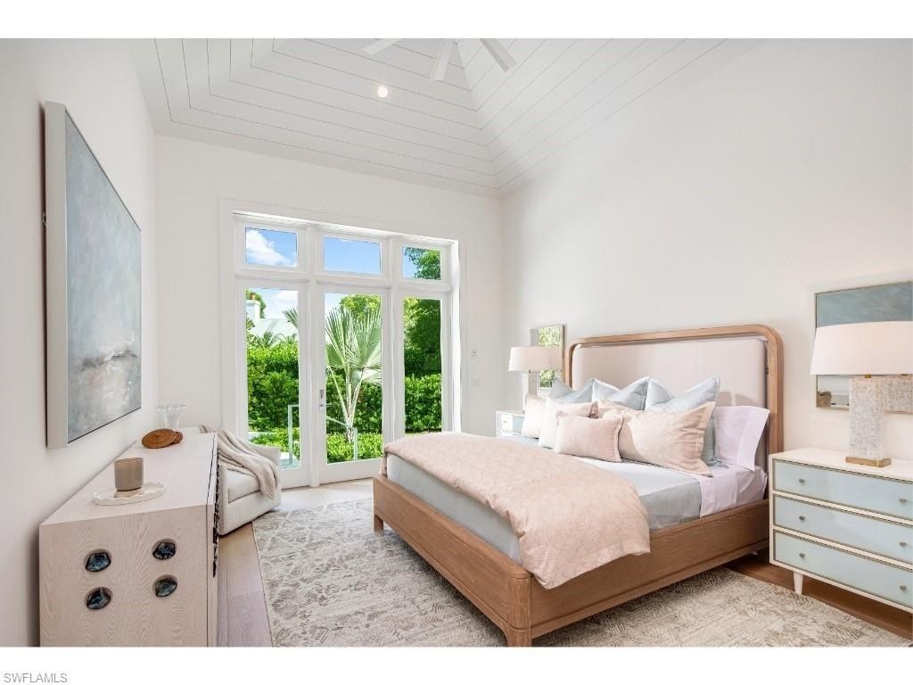 725 Pectin Rd. Naples, FL 34102