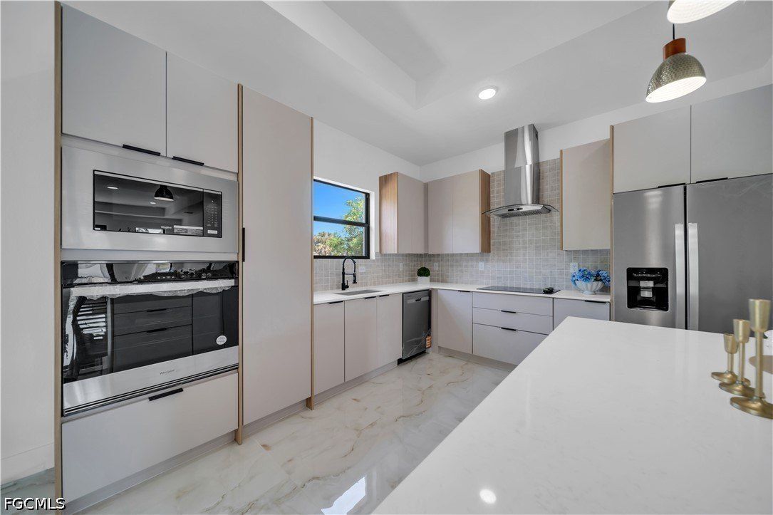 7039 Berwick Circle. Labelle, FL 33935