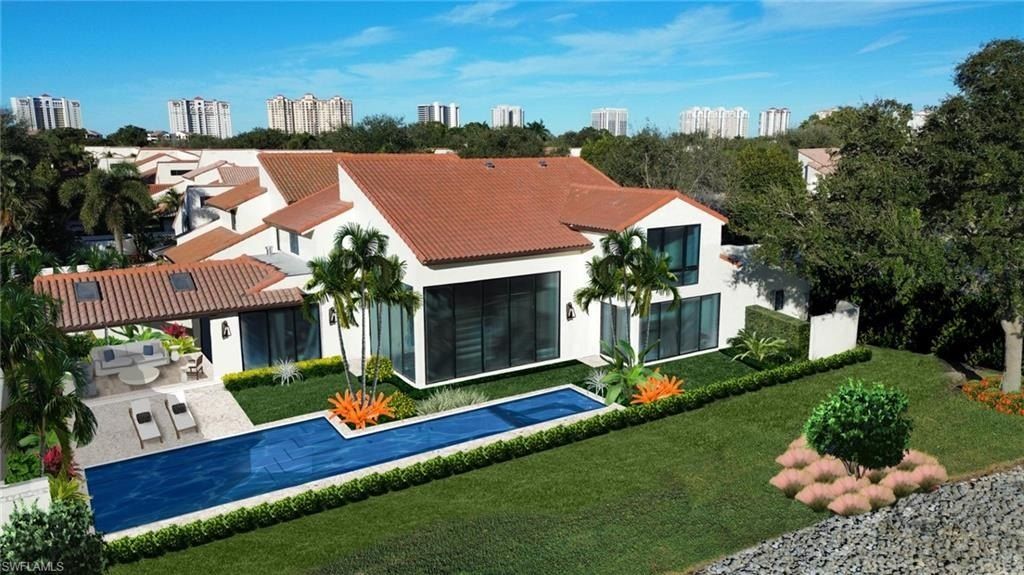 22 Las Brisas Way. Naples, FL 34108
