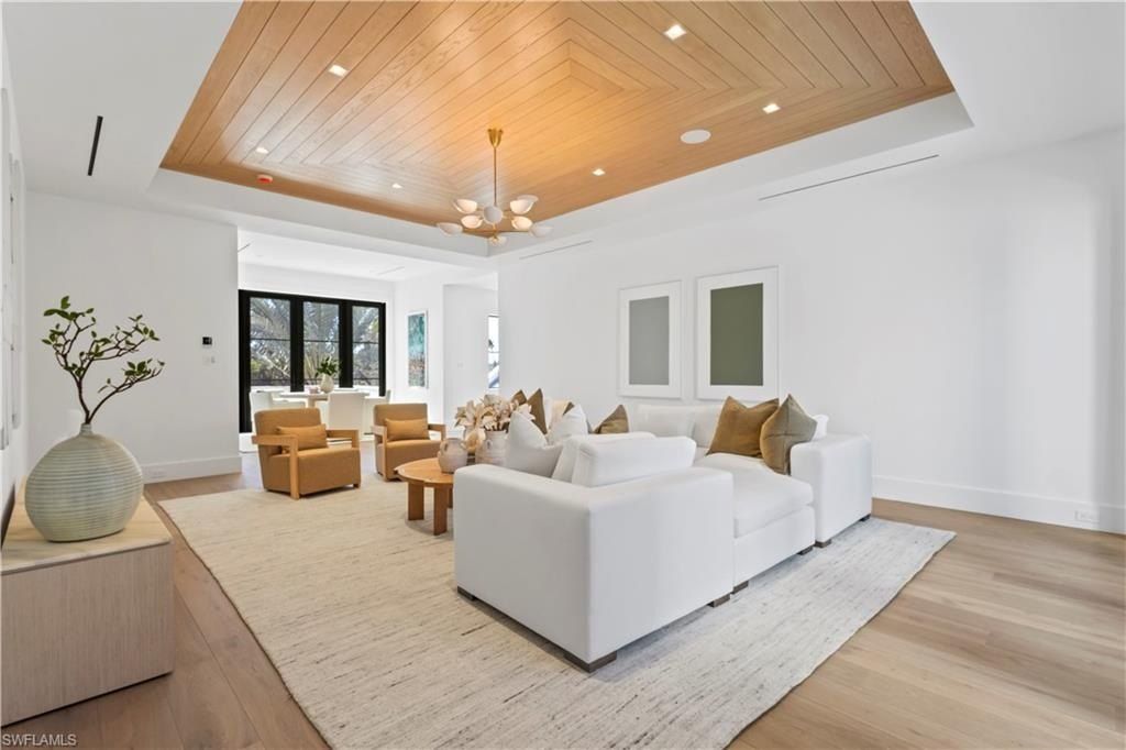 745 Pectin Rd. Naples, FL 34102