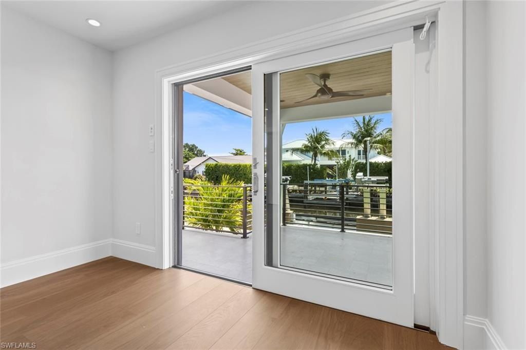 1707 3Rd St S. Naples, FL 34102
