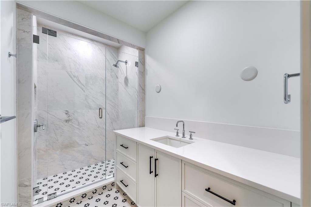 82 9Th St S. Naples, FL 34102